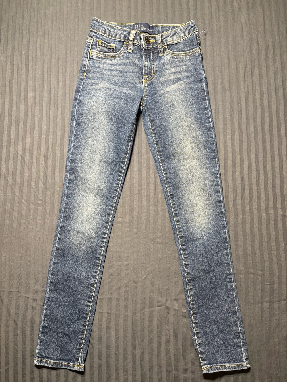 GAP Girls High-Rise Slim Jeans in Light Blue Wash